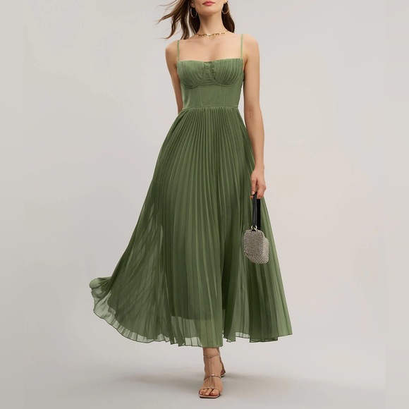 RIHOAS Dresses & Skirts - Rihoas Green Sweetheart Neck Flowy Slip Maxi Dress